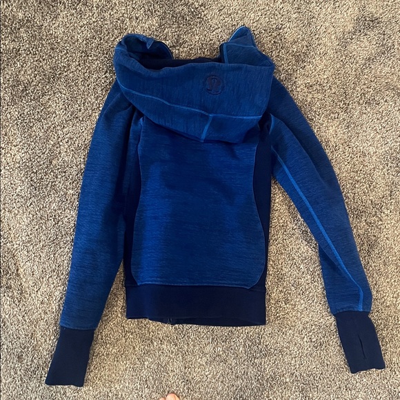 Lululemon Athletica Women's Blue Zip-Up Hoodie - Picture 2 of 2